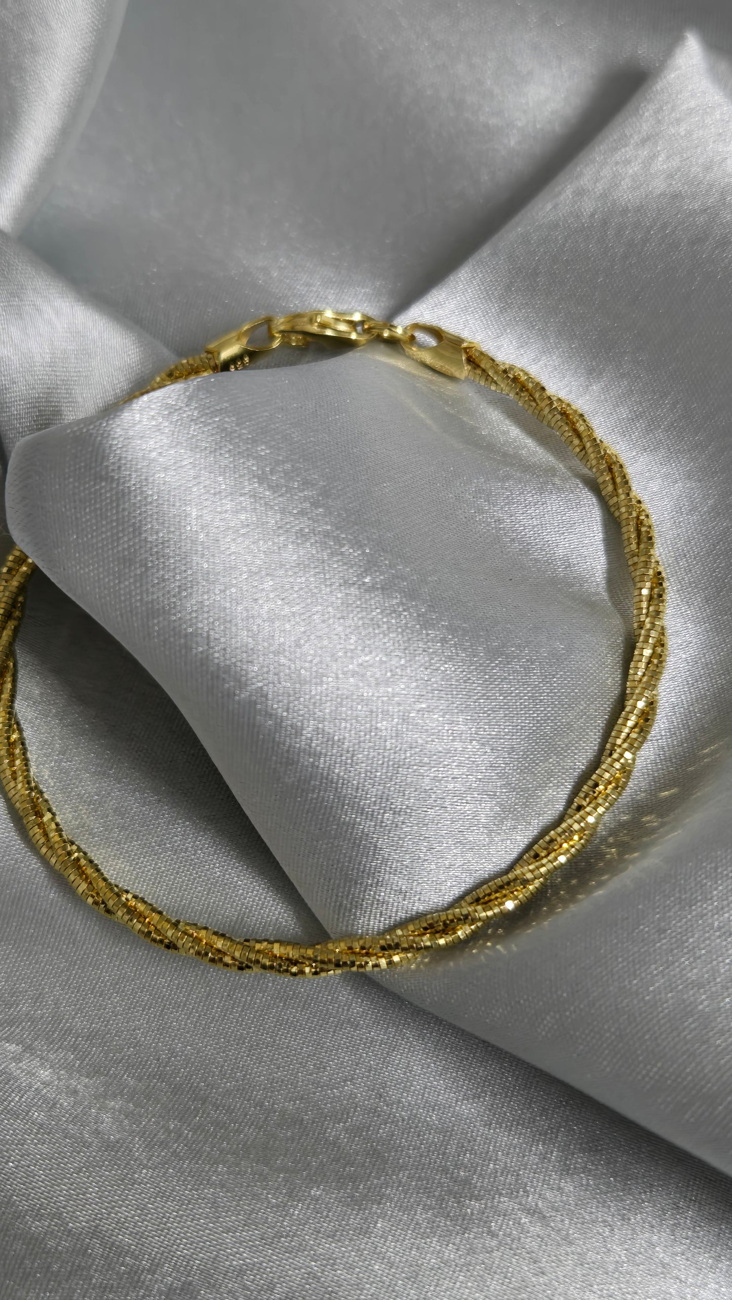 Gold Finish twisted bangles style Bracelet